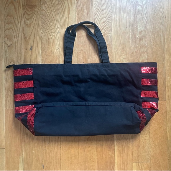 VS Sparkly Weekend Tote Bag Zip Closure - Picture 2 of 5
